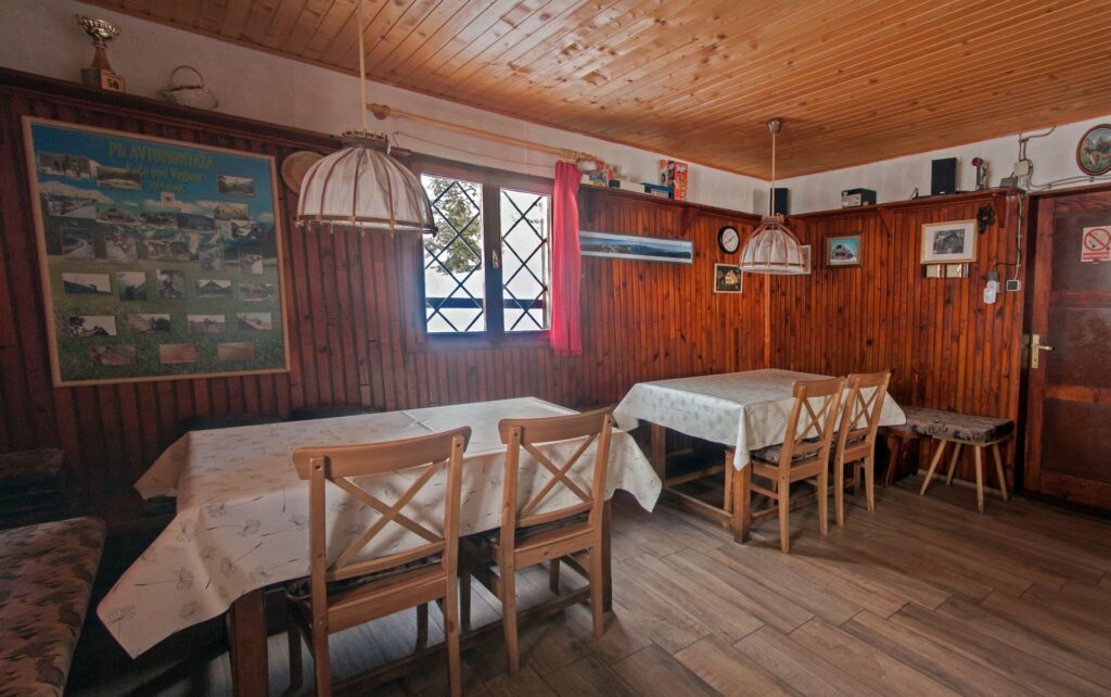 54 Jedilnica Naslovna